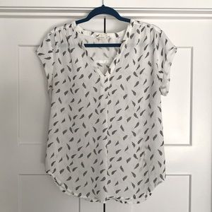 Fun2Fun Lillian v-neck blouse